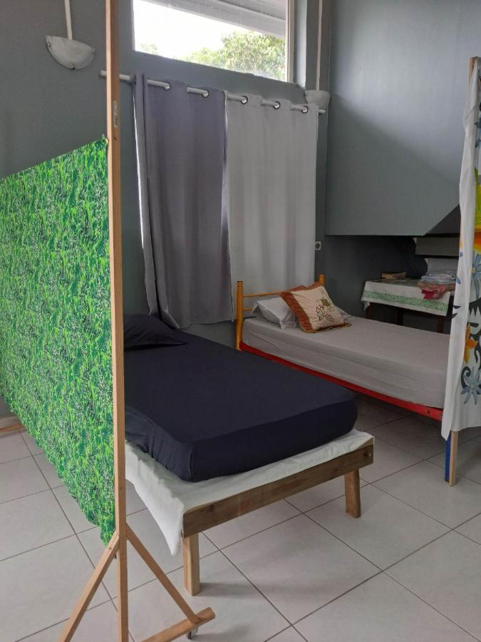 Laure Hebergement Loue Lits En Dortoir Faaa Exterior foto